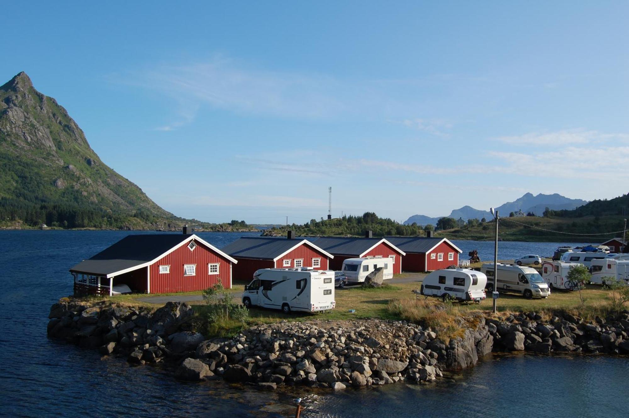 Brustranda Fjordcamping Valberg Bagian luar foto